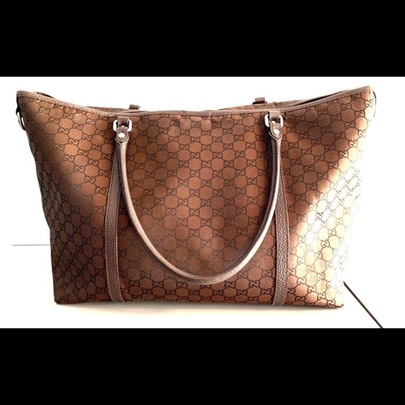 Gucci Handbags - Gucci GG Tote